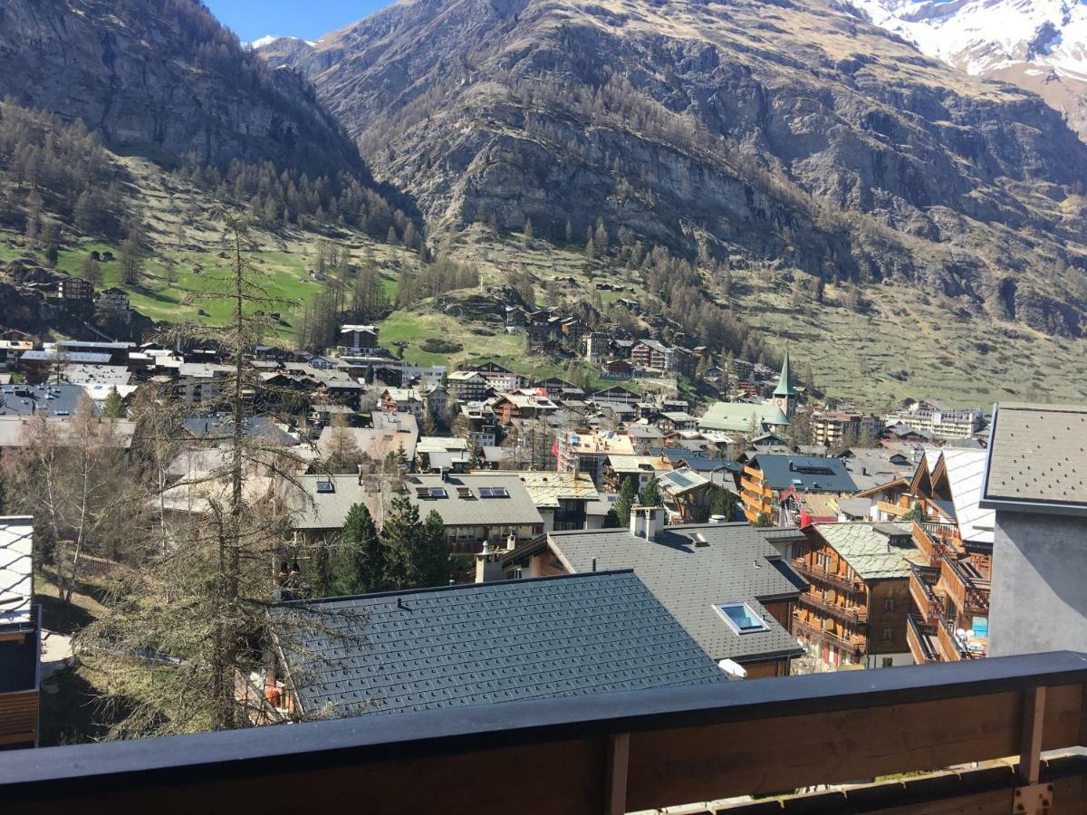 Haus Colmar Apartamento Zermatt Exterior foto