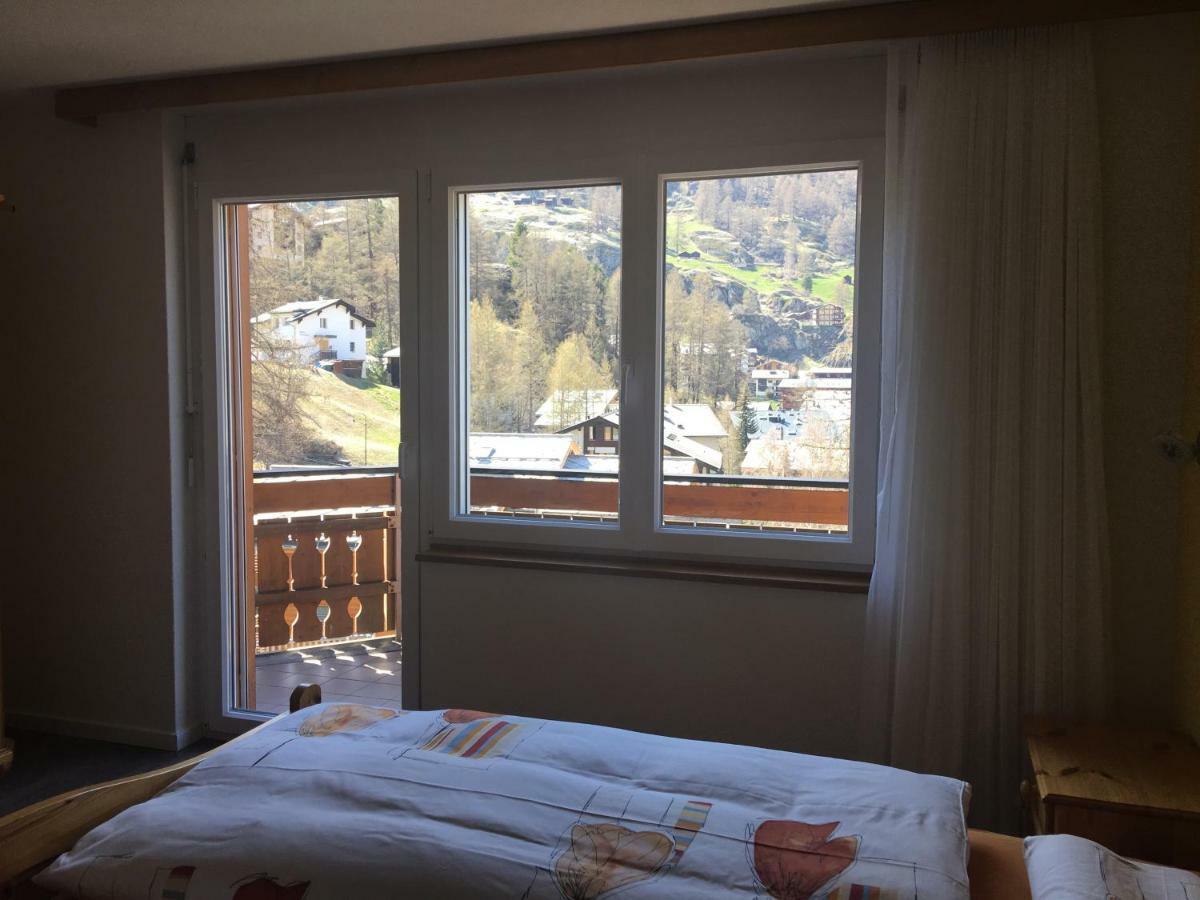 Haus Colmar Apartamento Zermatt Exterior foto