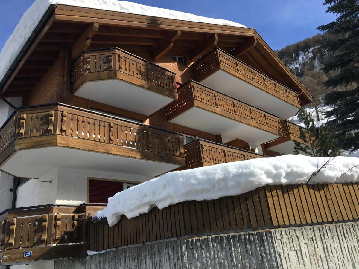 Haus Colmar Apartamento Zermatt Exterior foto